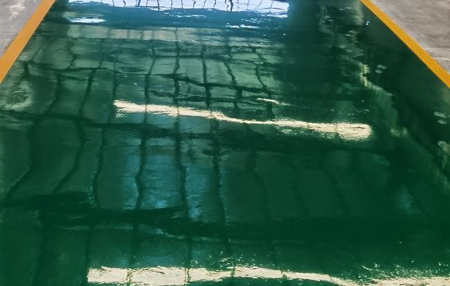 環(huán)氧樹(shù)脂地坪漆